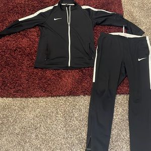 Nice men's Nike track suit